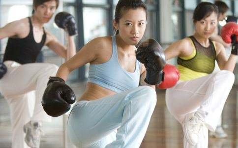 关于BODY COMBAT 各种招式的英文 怎么读