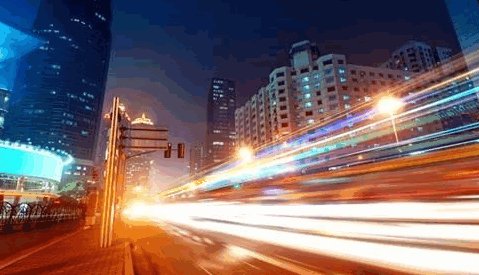 光在空气中的传播速度是多少？