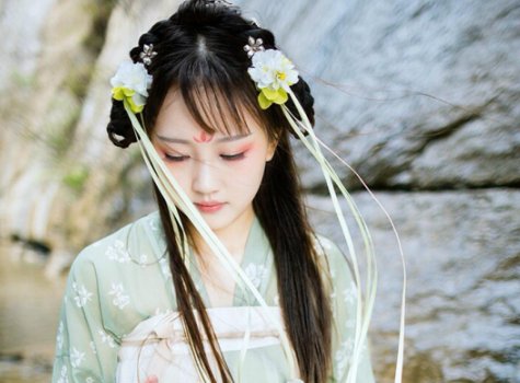 青丝馆君心下一句诗