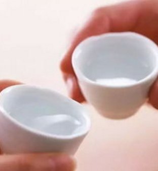 一壶浊酒是什么意思？