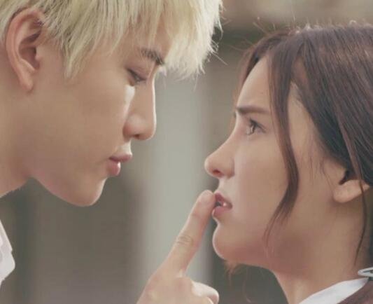 《一吻定情》泰国版是谁演的？