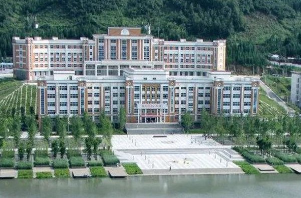 2023年贵州高考分数线公布时间