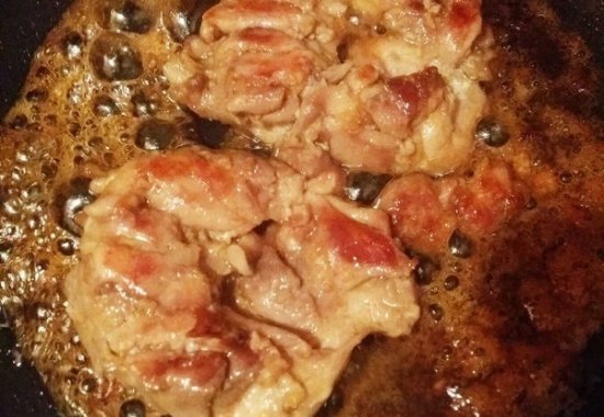 鸡扒的肉是鸡的哪部分肉？鸡扒里面为什么没有骨头？