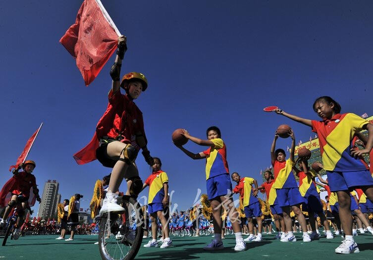 西南财大一学生就乃万事件发表不当言论被退学，她究竟说了什么引发争议？