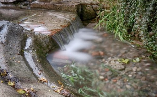 “问渠哪得清如许，为有活水源头来”的意思