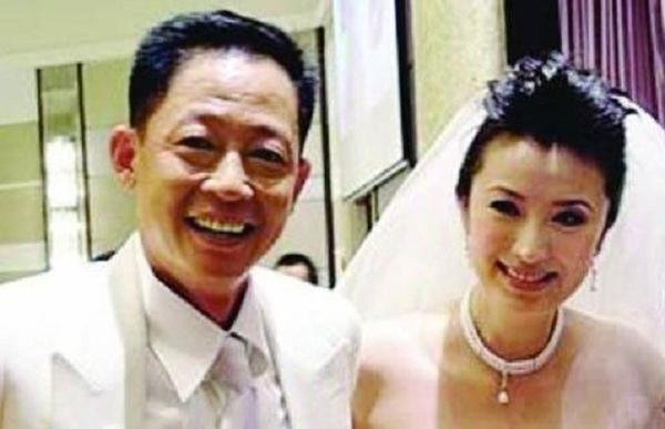 13年前，42岁王志文迎娶34岁女富豪，如今他们怎么样了？