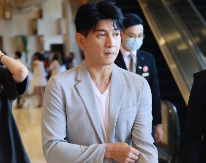 吴奇隆王耀庆带宠物猪度假，都发生了哪些不可控制的事情？