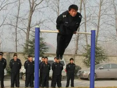 单杠五练习动作要领