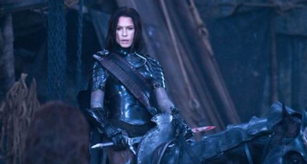 黑夜传说里的吸血鬼是怎么起源的？里面的亚历山大是不是就是亚历山大大帝？