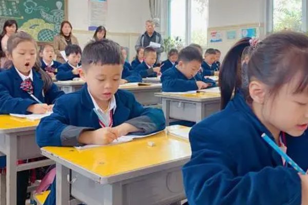 用传颂造句小学生