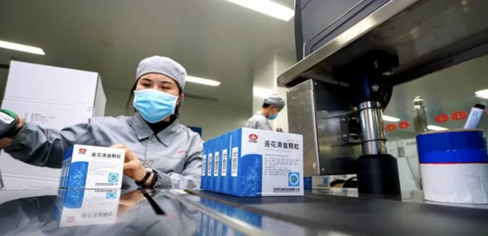 有门店一天卖40万盒连花清瘟，有必要盲目囤药吗？