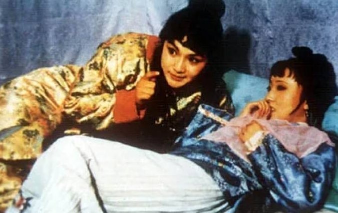 新版红楼梦贾宝玉在第几集和薛宝钗结婚？