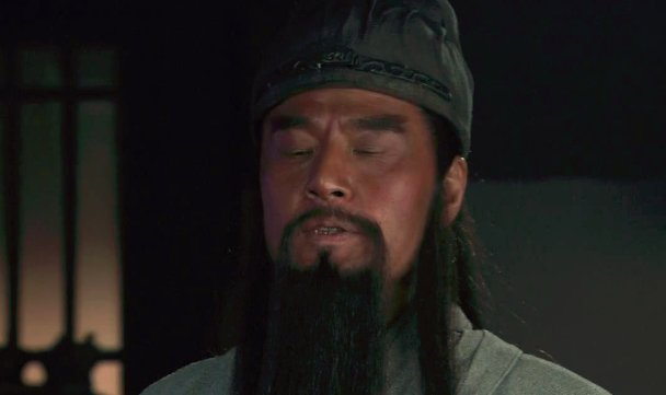 三国演义第十六章过五关斩六将的主要内容是什么?