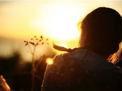 说好不再想念,不在留恋,眼泪流了好几遍是什么歌？