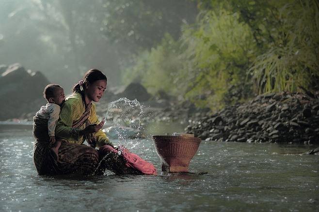 杭州一女儿拍下7000张妈妈辛勤工作照，这一张张照片都记录了什么？