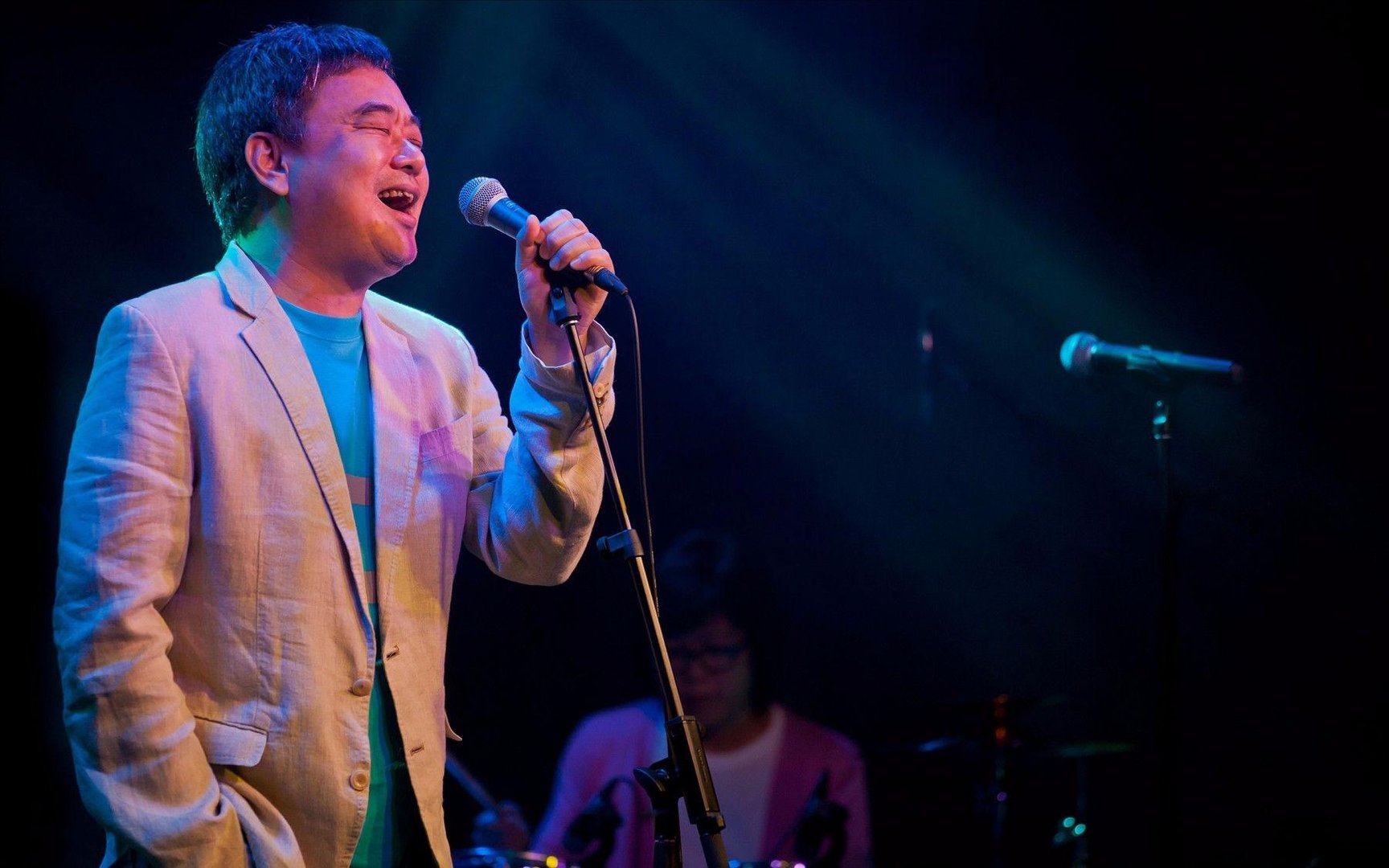 是不是可以牵你的手呢是哪首歌的歌词？