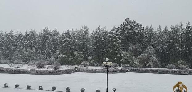 黑龙江漠河市五月迎飞雪,这种天气是因何形成的?