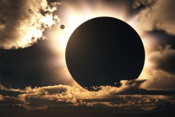 2009年的日全食在哪一天？