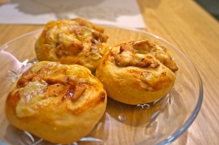 两面包夹芝士是什么意思