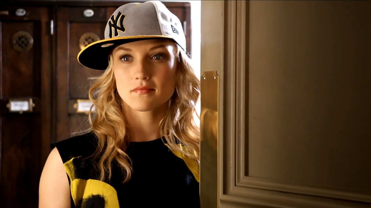 妮可拉·布利的个人经历