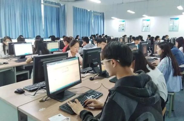 计算机二级考试是用哪个版本的office？