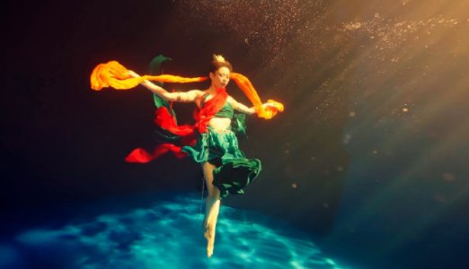 河南卫视台标变红，一线卫视被打脸，为什么说它的出圈不是偶然呢？