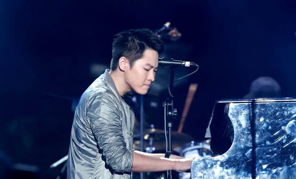 曾经意外他和她相爱是什么歌，什么歌曲的歌词