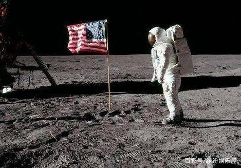 美国人第一次登上月球是哪一年？有什么发现呢？