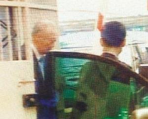 辜濂松的人物简介