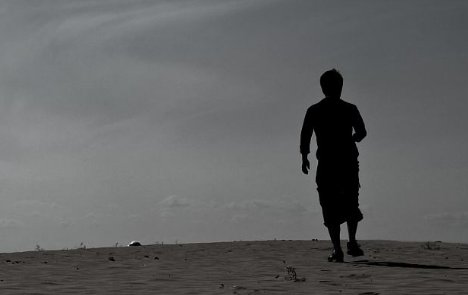 韩寒的最新作品《后会无期》台词中“喜欢就会放肆，但爱就是克制”这句话该怎么理解！？