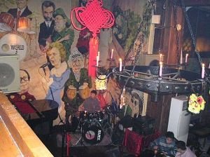 异事酒吧的主要出场人物