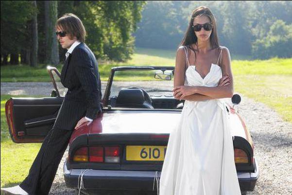 如何对待男朋友的前女友