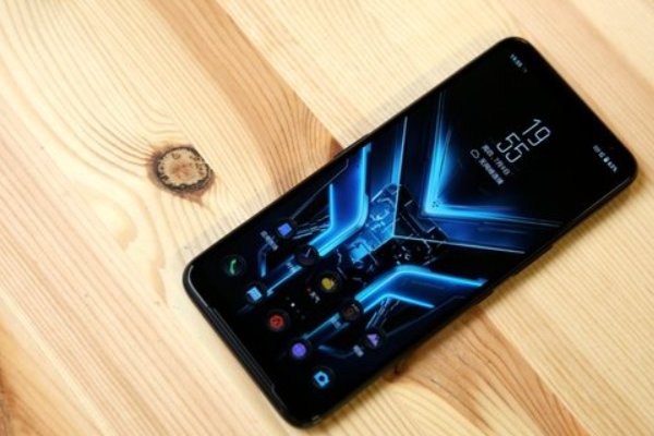 rog手机是哪个公司的