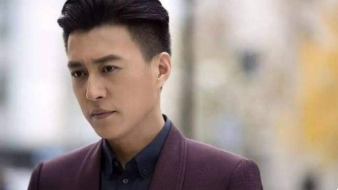 靳东家庭背景如何？