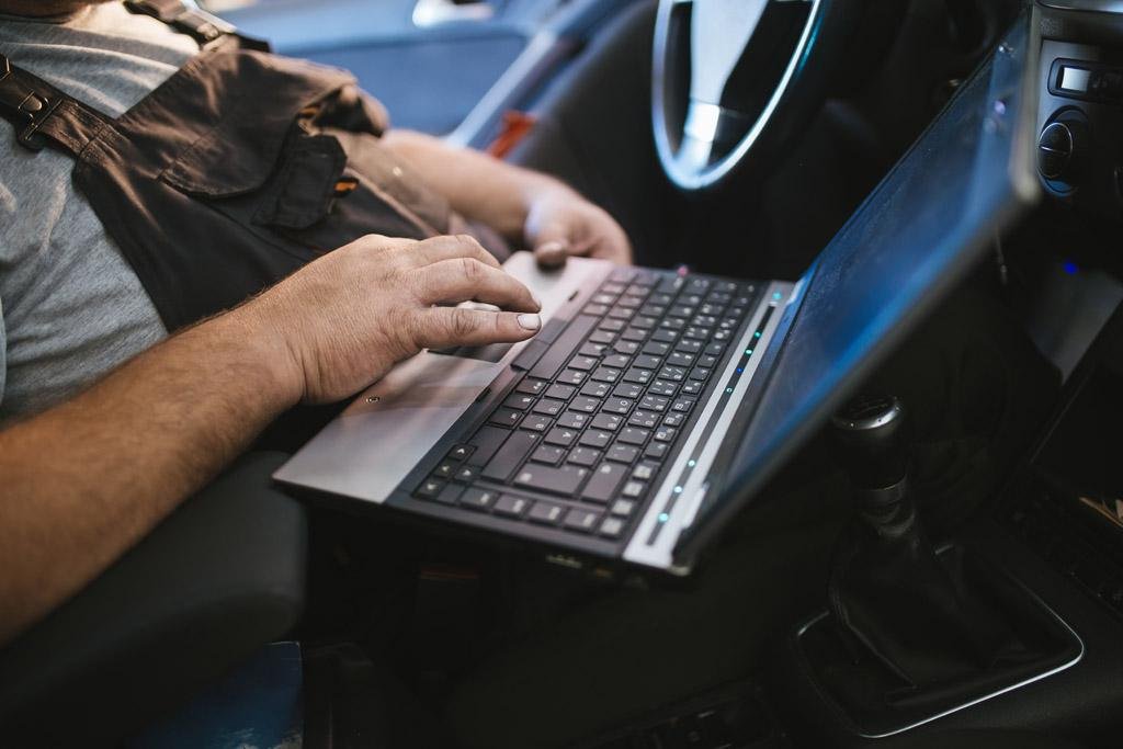 赵薇方否认离婚,如何抵制网络谣言?