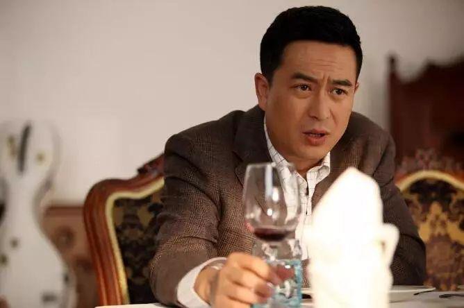 张嘉译新剧播出4集收视第2，他的演技究竟有多好？