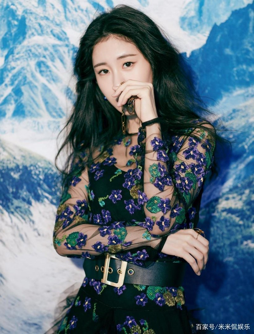 冯轲官宣与张碧晨开启新生活，网友替张靓颖打抱不平，究竟是怎么回事？