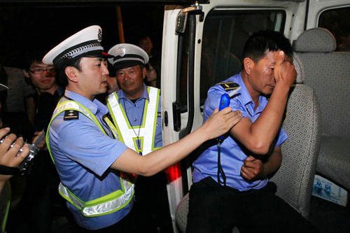 宿州城管网曝穿睡衣“不文明行为”，为何最后他却删帖致歉？