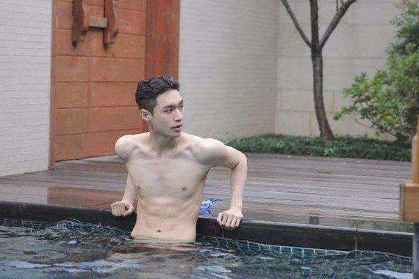 张艺兴凭借什么成为CK全球首位双代言人？