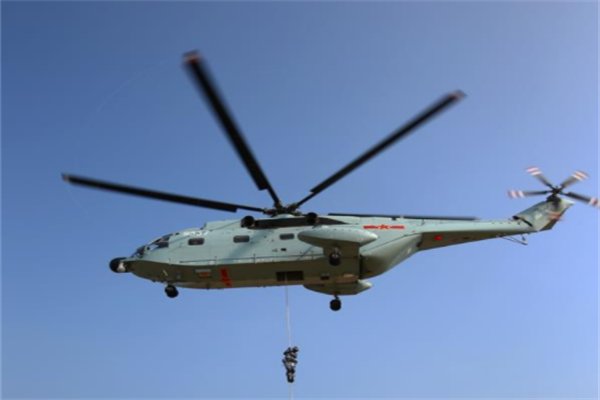 贵州一高校军训出动直升机，此次演练是为了宣传什么知识？