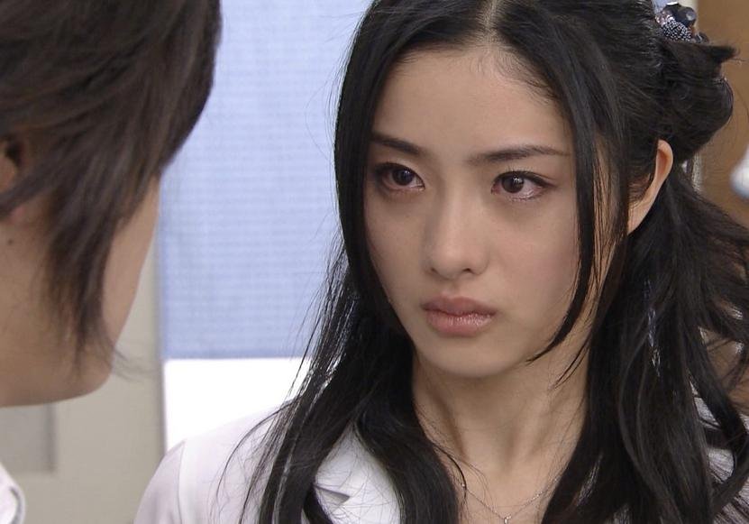 左目侦探EYE的剧情简介