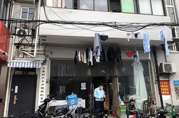 男子出方舱后在上海街头睡了23天，最后他是靠什么结束漂泊生活的？