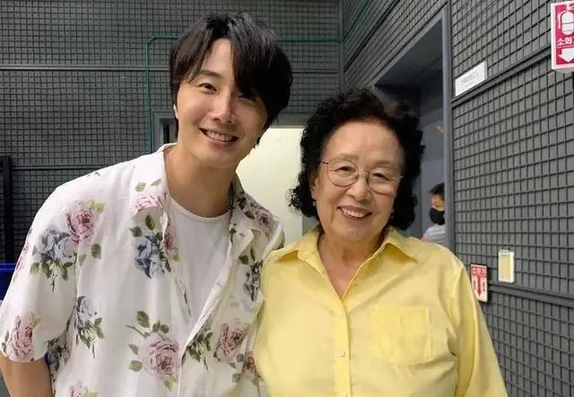 搞笑一家人2参加葬礼是哪一集