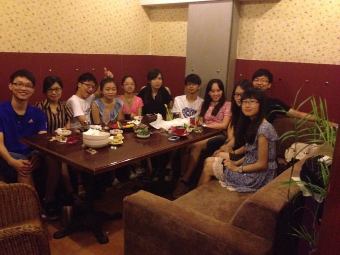 福州一中学举办了奢华聚餐，相关的负责人受到了什么惩罚？