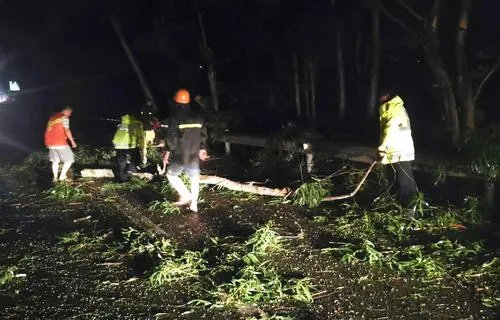 台风狮子山登陆海南，多地风雨大作，台风天气应该做好哪些防护？