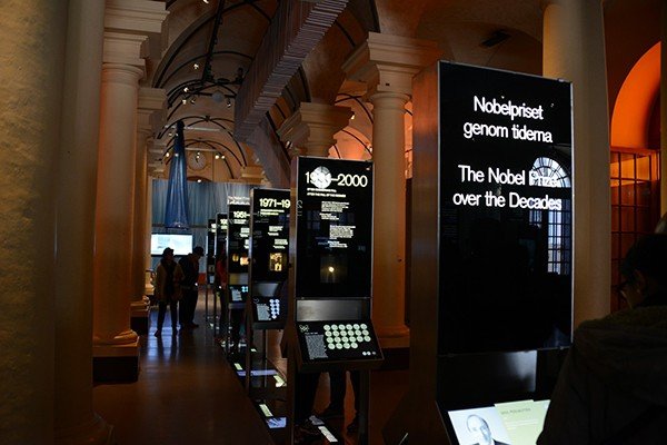 诺贝尔奖颁奖典礼作为一种媒介典礼，他的典礼流程是怎样的？