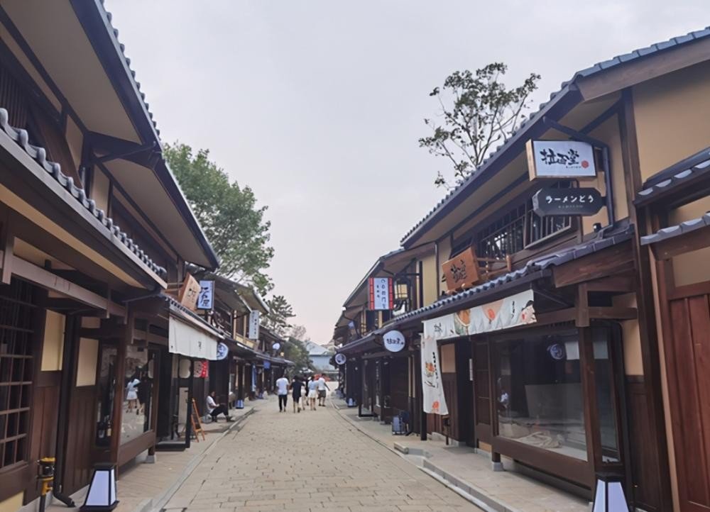 大连风情街是谁投资的？