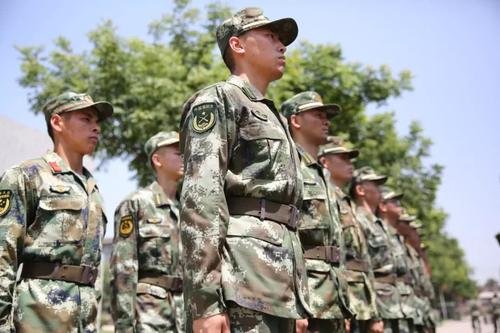 网红小伙加入海军陆战队，你愿意成为军人的一员吗？