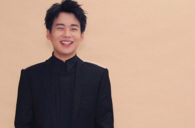 郭麒麟放风筝像遛狗，在他身上有什么喜剧人的特质？