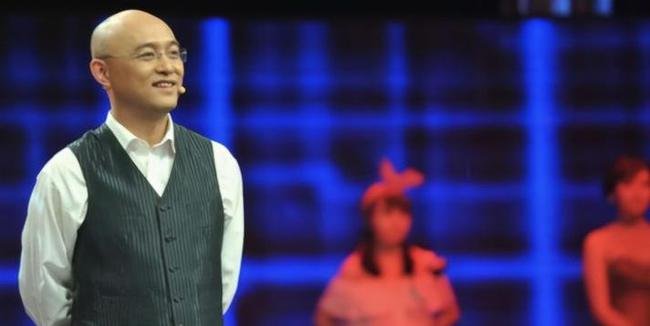 最牛非诚勿扰男嘉宾，他没牵走女嘉宾但拐走了女导演 ，他现在怎么样了？